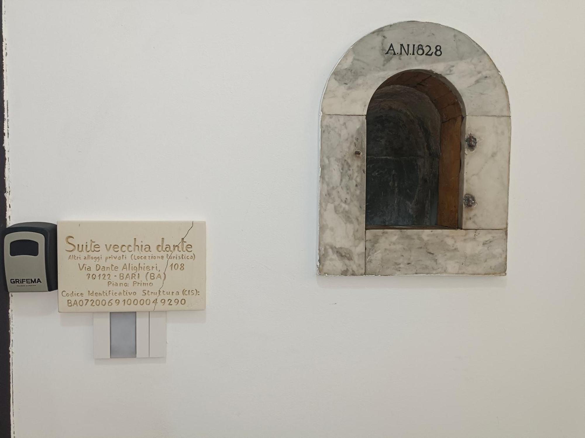 Suite Vecchia Dante Bari Eksteriør bilde